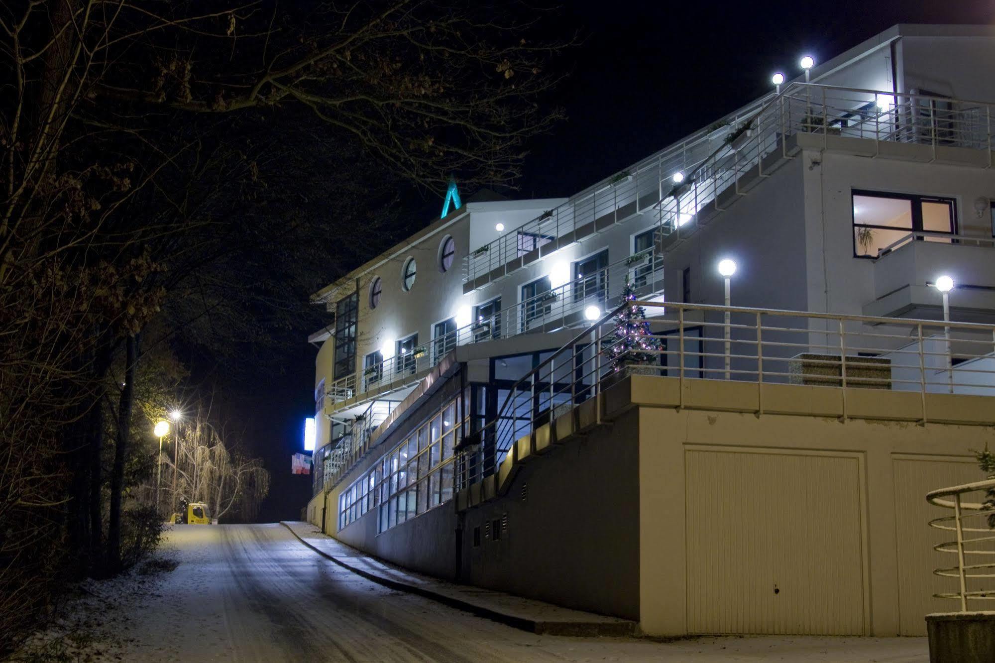 Interhotel America Písek Exterior foto